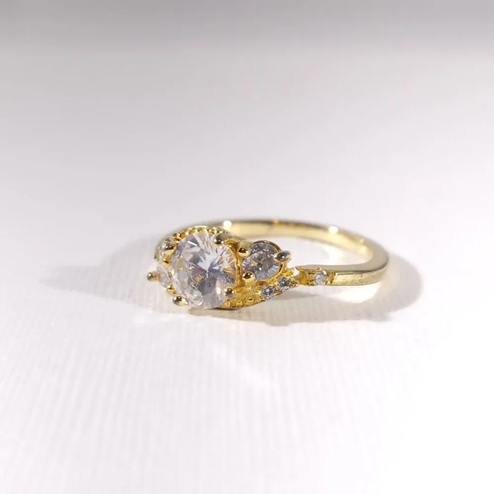 Cubic Zirconia sparkling cz